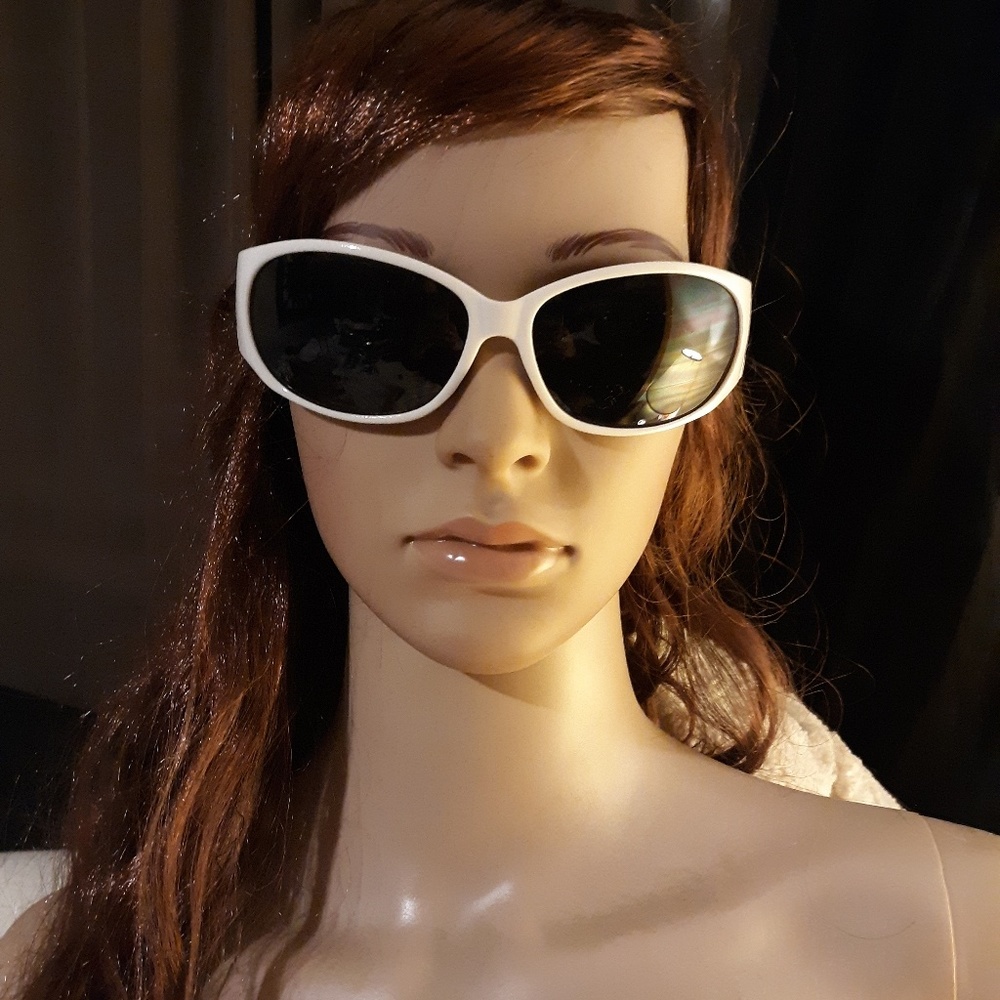 NWOT! Foster Grant Sunglasses